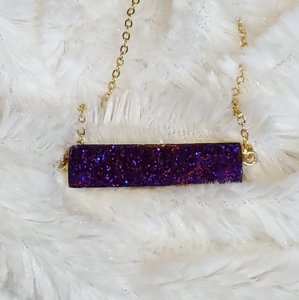 Beautiful Gold plated Bar w/Real Druzy Quartz